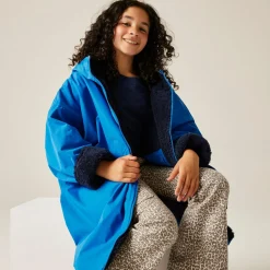Dziecięcy płaszcz plażowy wodoodporny Junior Changing Robe | Niebiesko-granatowy