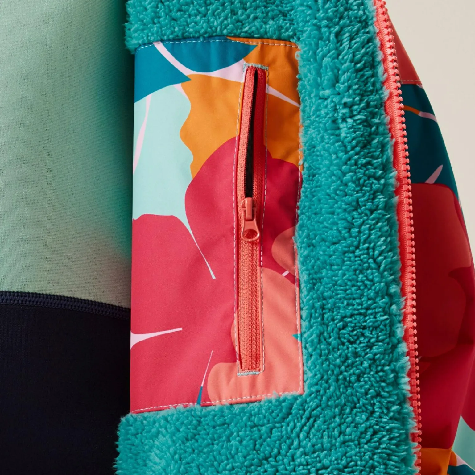 Dziecięcy płaszcz plażowy wodoodporny Junior Changing Robe | Multikolor