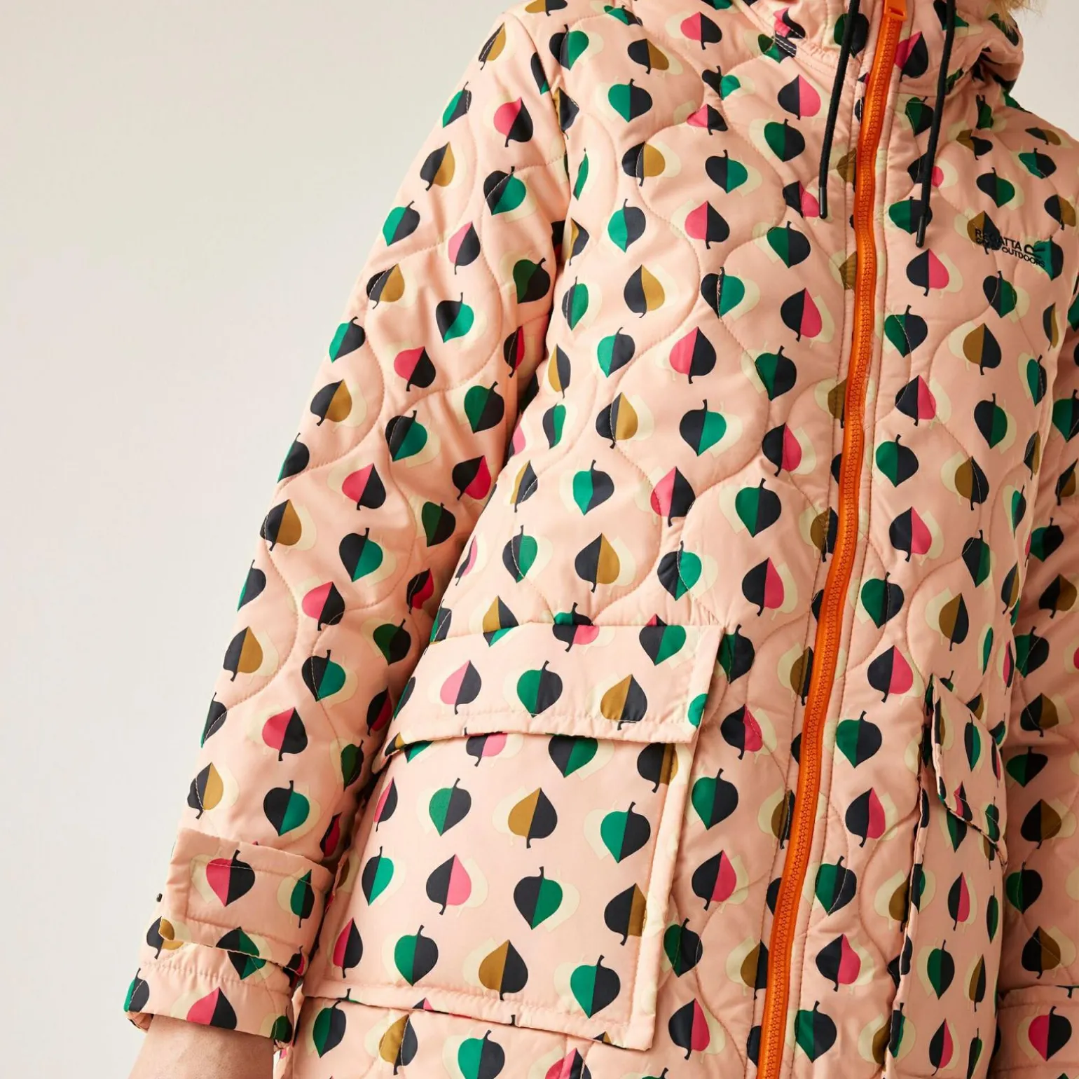 Orla Kiely - Damska kurtka ocieplana Waterproof | Czarny w różowy wzór