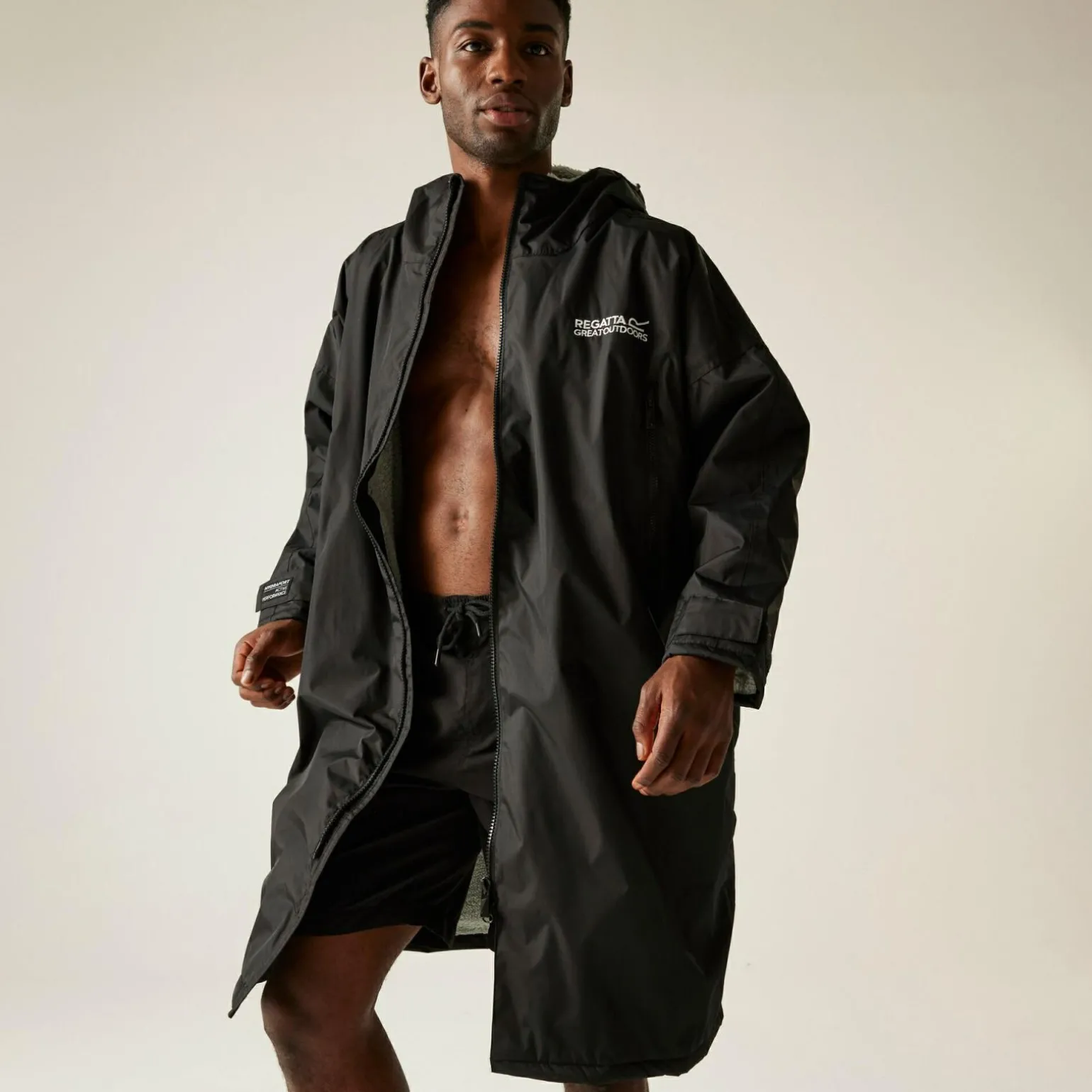 Unisex płaszcz plażowy wodoodporny Changing Robe | Czarny